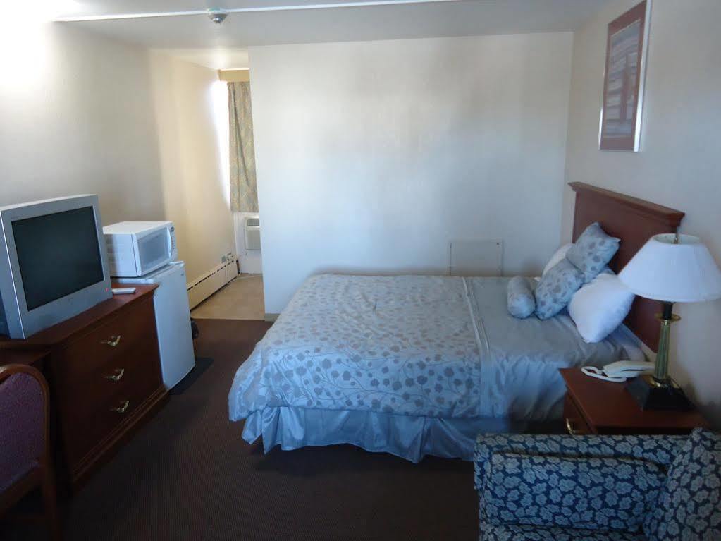 Canadiana Motel Sudbury Zewnętrze zdjęcie